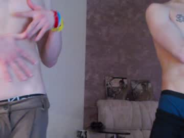 couple
        alyx1 cam image #3904500