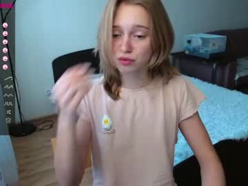 girl
        shy_mirabel cam image #123234