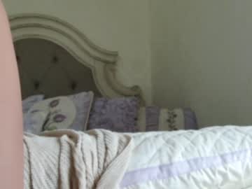 girl
        littlegreekflower cam image #3830954