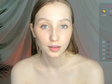 girl
        brittgoodie cam image #3242550