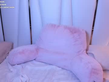 girl
        clara_chan cam image #481178