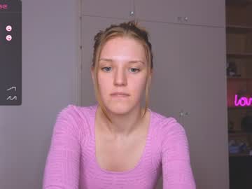 girl
        hichatur cam image #2810494