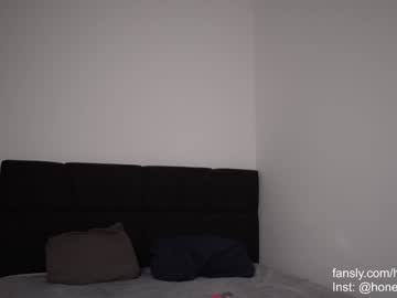 girl
        honeyyykate cam image #4440631