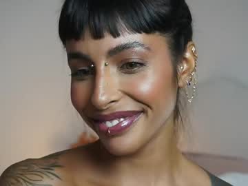 girl
        kaligray10 cam image #6519186