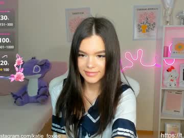 girl
        katiefoxie cam image #5495111