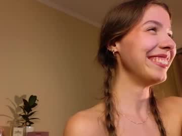 girl
        wanda_robinson cam image #6850321