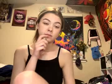 girl
        karlydu cam image #6111612