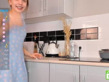 girl
        bettybarnett cam image #1017524