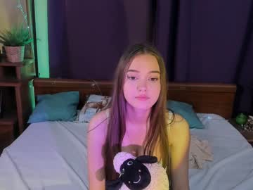 girl
        melisa_sim cam image #1606043