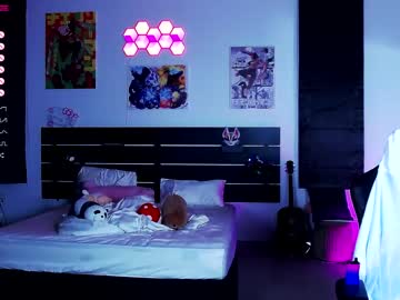 girl
        madnessalise cam image #1770761