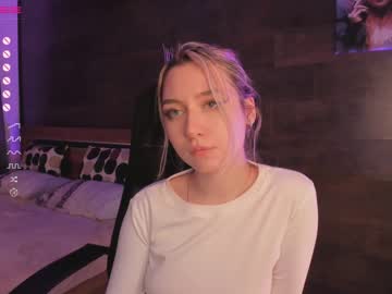 girl
        yolandabertha cam image #830940