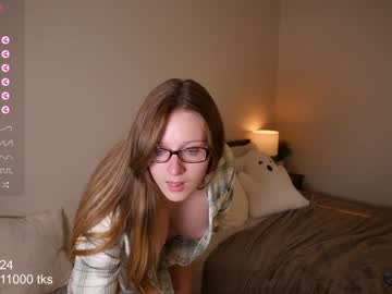 girl
        reign_rellic_ cam image #5011437