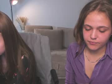 couple
        melaniemillss cam image #4030807