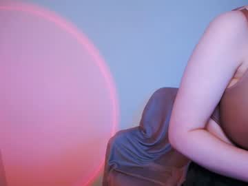 girl
        nanafey cam image #5570098