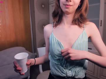 girl
        happiness_call cam image #1142149