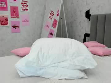 girl
        poopl_18 cam image #7012256