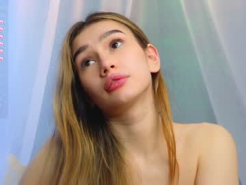 girl
        juliepenningtona cam image #3770729