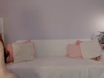 girl
        leahsthetics cam image #5193557