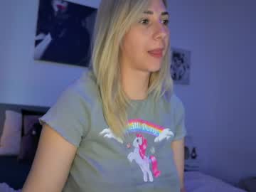 girl
        allayah cam image #1215092