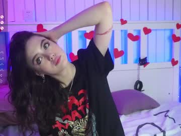 girl
        connieambes cam image #3620022