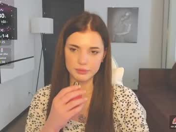 girl
        adri_dream cam image #6663363