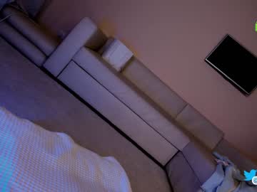 girl
        hollyextra cam image #1135354