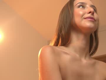 girl
        via_olivia cam image #4578403