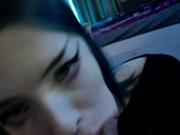 couple
        aurora_radiance cam image #5212114