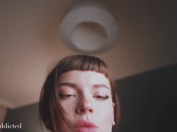 girl
        auddicted cam image #1324877