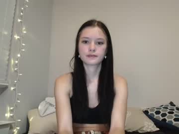 girl
        allyjordannn cam image #2369115