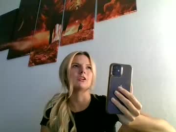 girl
        lacyxtate cam image #169335