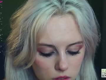 girl
        audreycarvin cam image #4728003