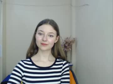 girl
        vivien_leight cam image #1019138