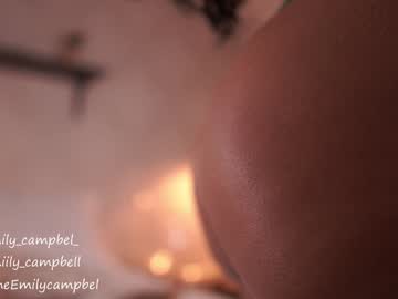 girl
        emiilycampbell cam image #5364176