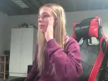 couple Cam Girls Masturbating With Dildos On Chaturbate with chloe_damian