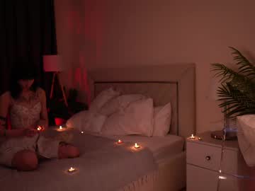 girl
        carmilamoon cam image #6523137