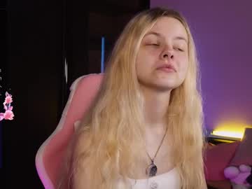 girl
        agnesscarterr cam image #6672870