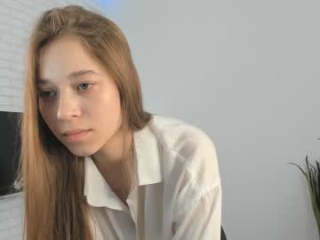 girl
        devonagrayer cam image #3956748