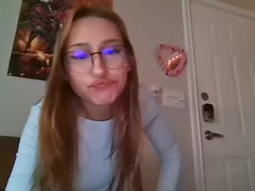 girl
        madiosnrios cam image #6677970