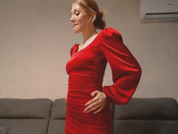 girl
        lily_life cam image #2036799