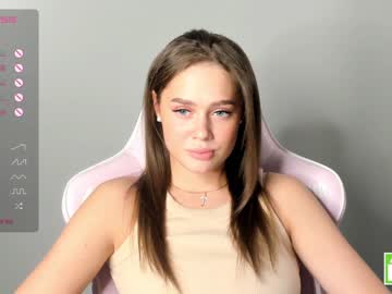 girl
        brittcubitt cam image #3791344