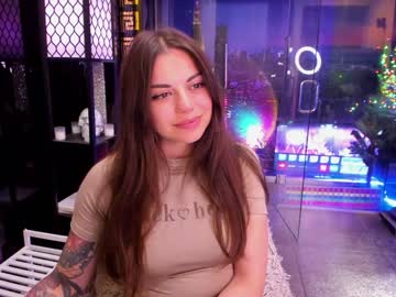 girl
        alma_pearl cam image #1818446