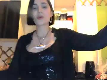 girl
        electrocute_me cam image #565244