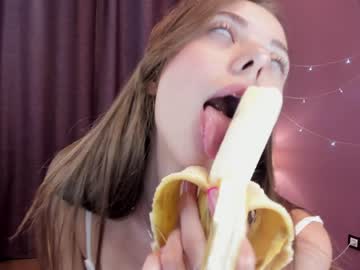 girl
        goldy_grace cam image #2234020