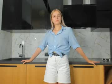 girl
        elenehaith cam image #4432683