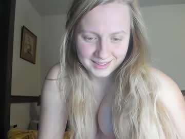 girl
        scartit cam image #544548