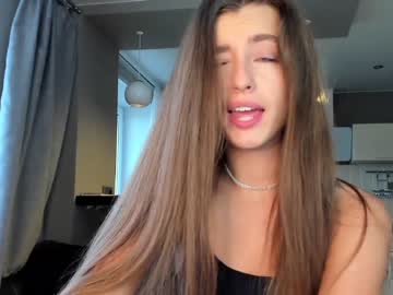 girl
        coy_amina_ cam image #251311