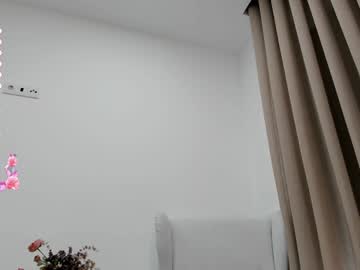 girl
        angel_danm_milf cam image #4725700