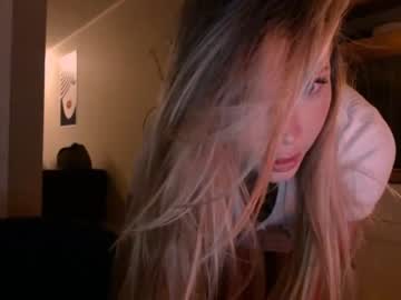 girl
        bitter_moon cam image #1075164