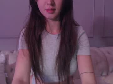 girl
        sarasuo cam image #2099261